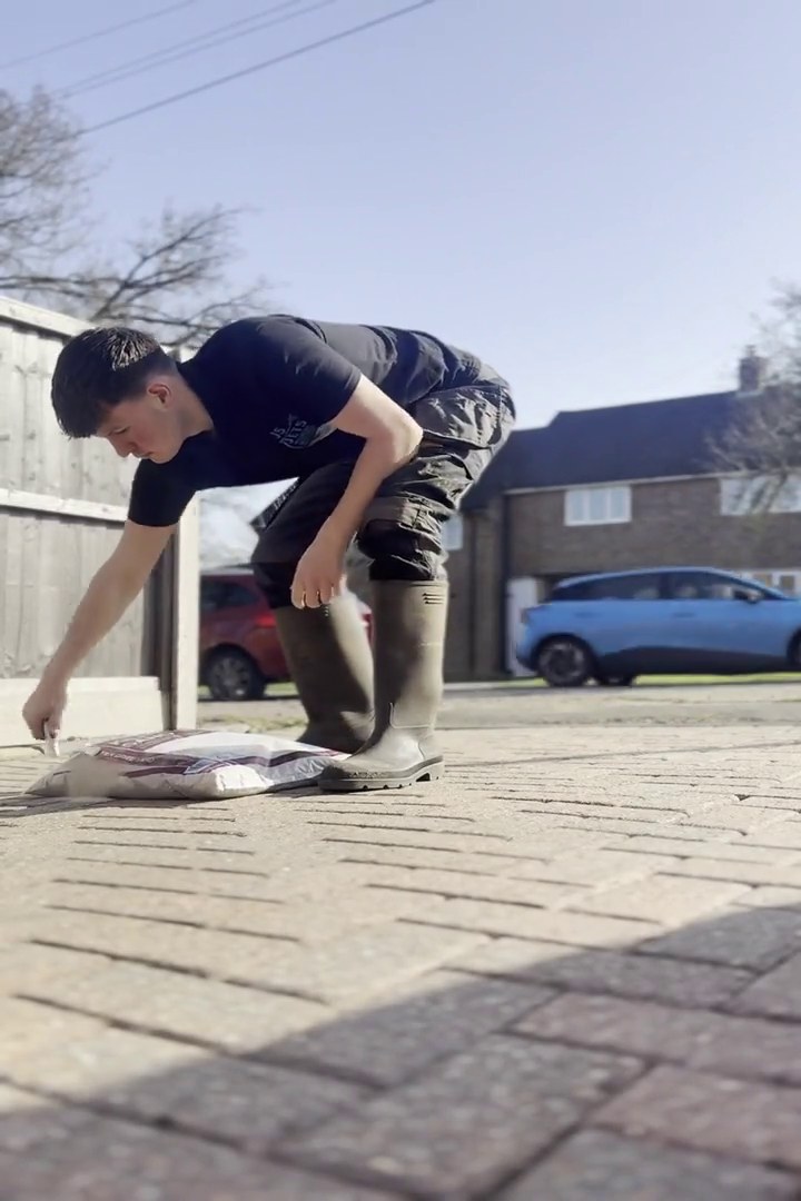 Surface cleaner on block paving